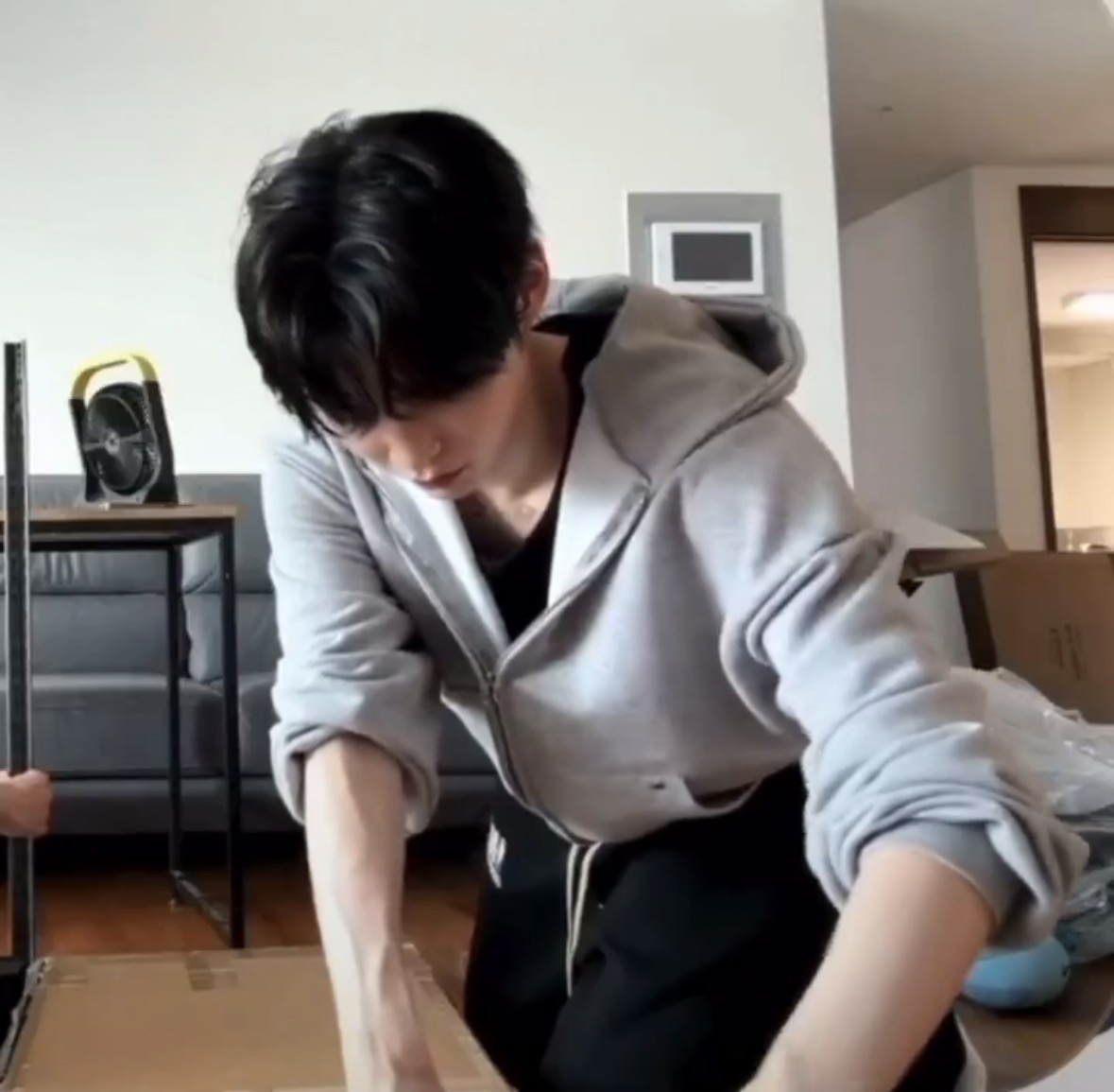 [잡담] 성한빈 팔....... | 인스티즈