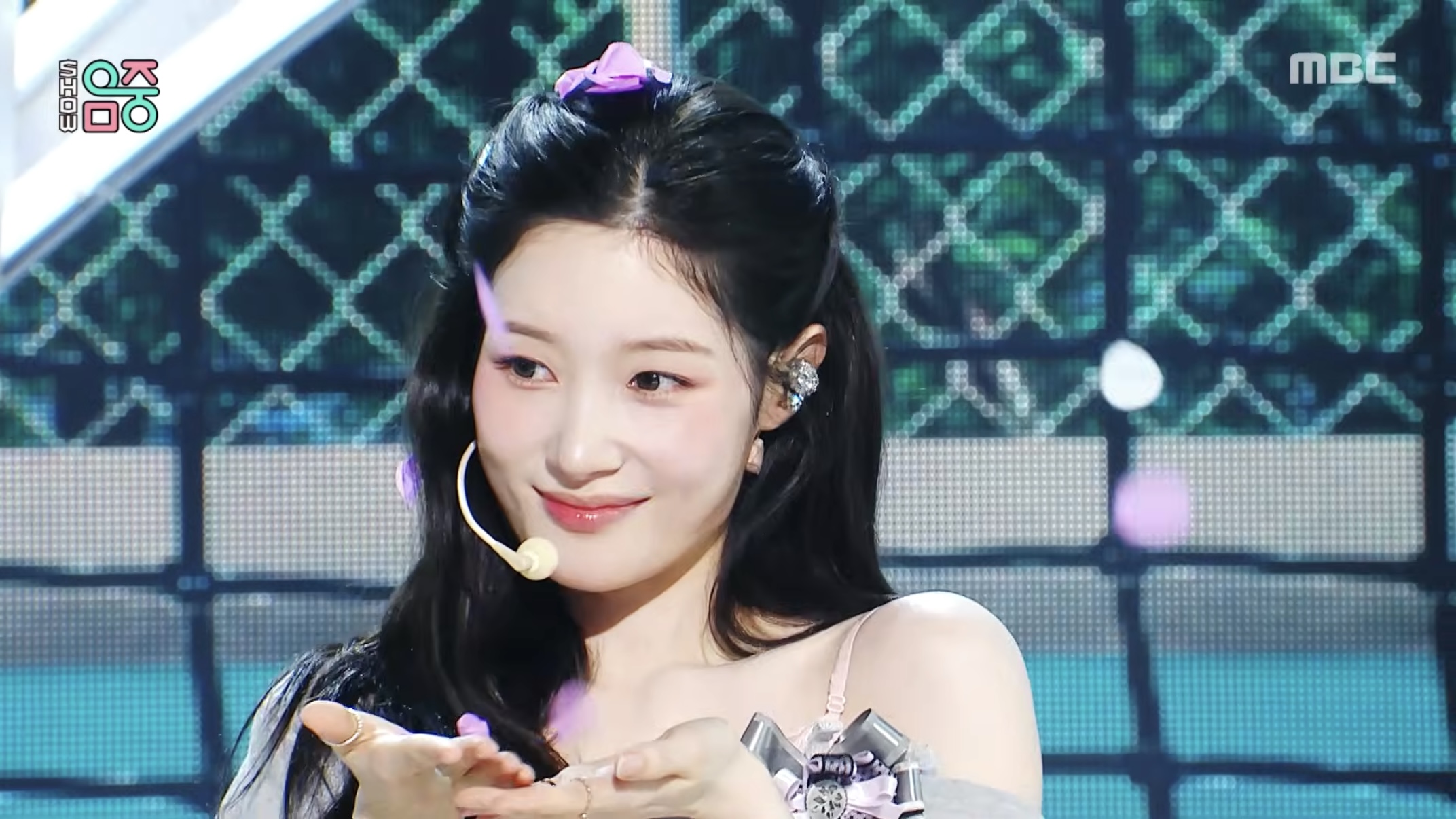 [잡담] 아이오아이 김도연 정채연 비주얼 정말 근본이다 | 인스티즈