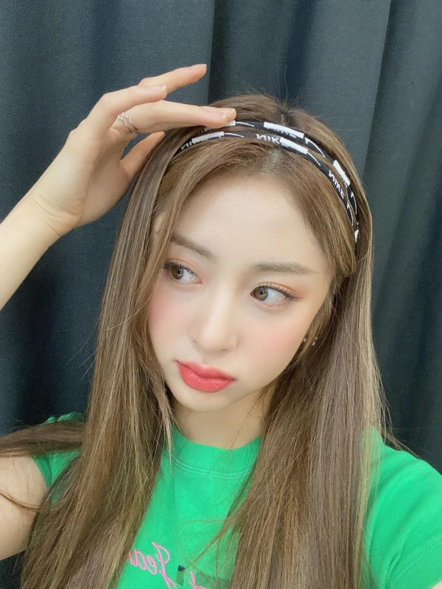 [잡담] 허윤진 언젠가 이런 컨셉 해줬으면 좋겠음 | 인스티즈