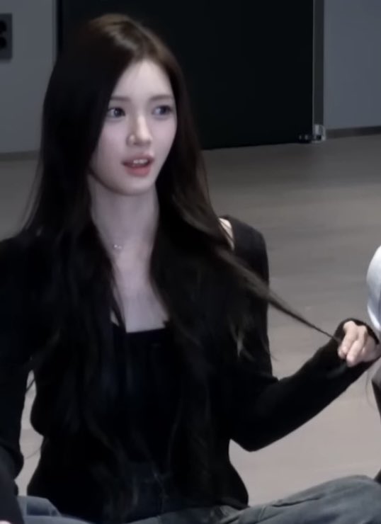 [잡담] 이날 유하 탐라 뜰때마다 개존예라서 감탄함 | 인스티즈