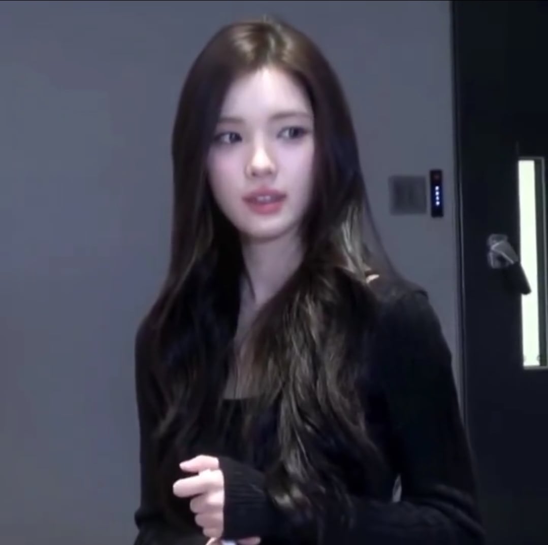 [잡담] 이날 유하 탐라 뜰때마다 개존예라서 감탄함 | 인스티즈