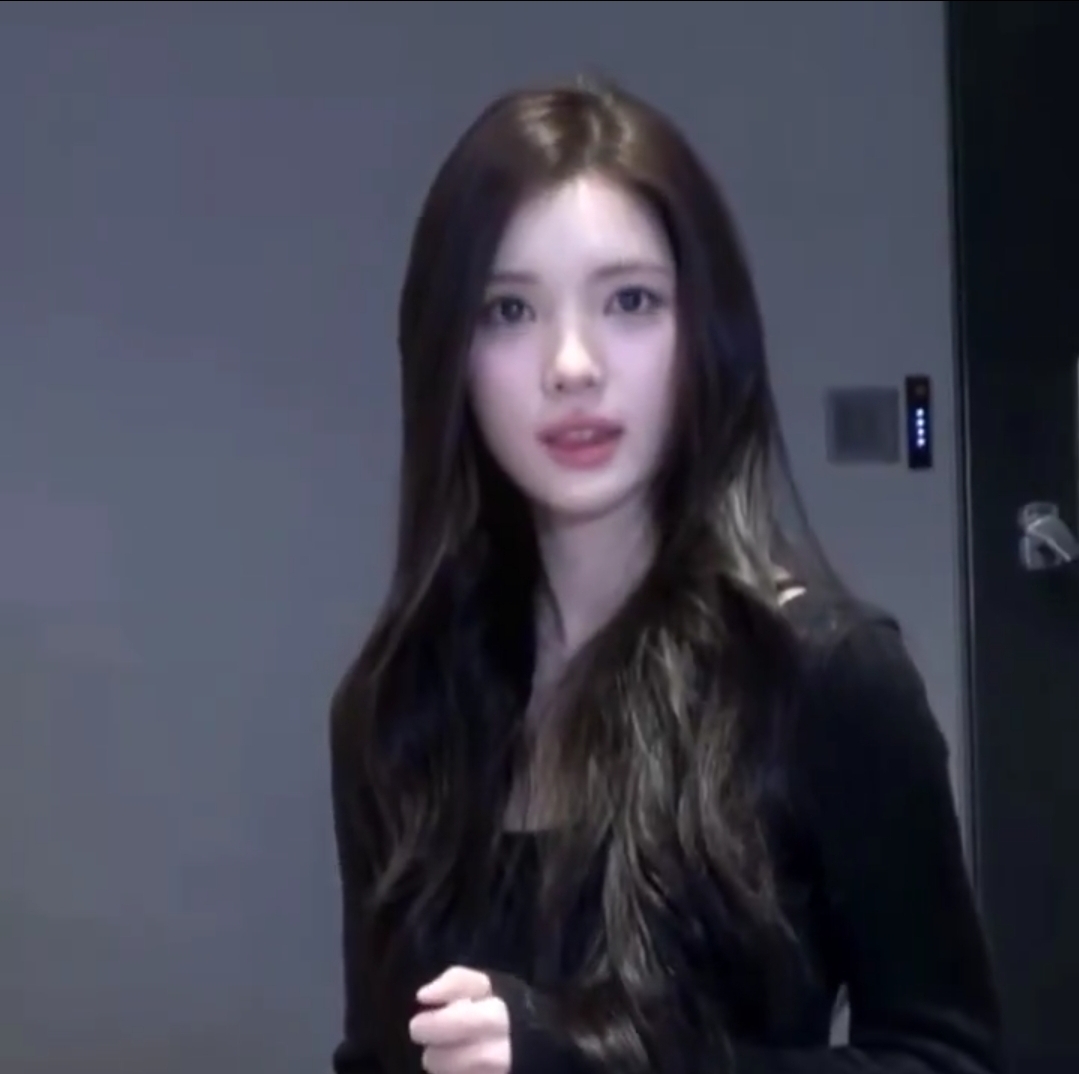 [잡담] 이날 유하 탐라 뜰때마다 개존예라서 감탄함 | 인스티즈