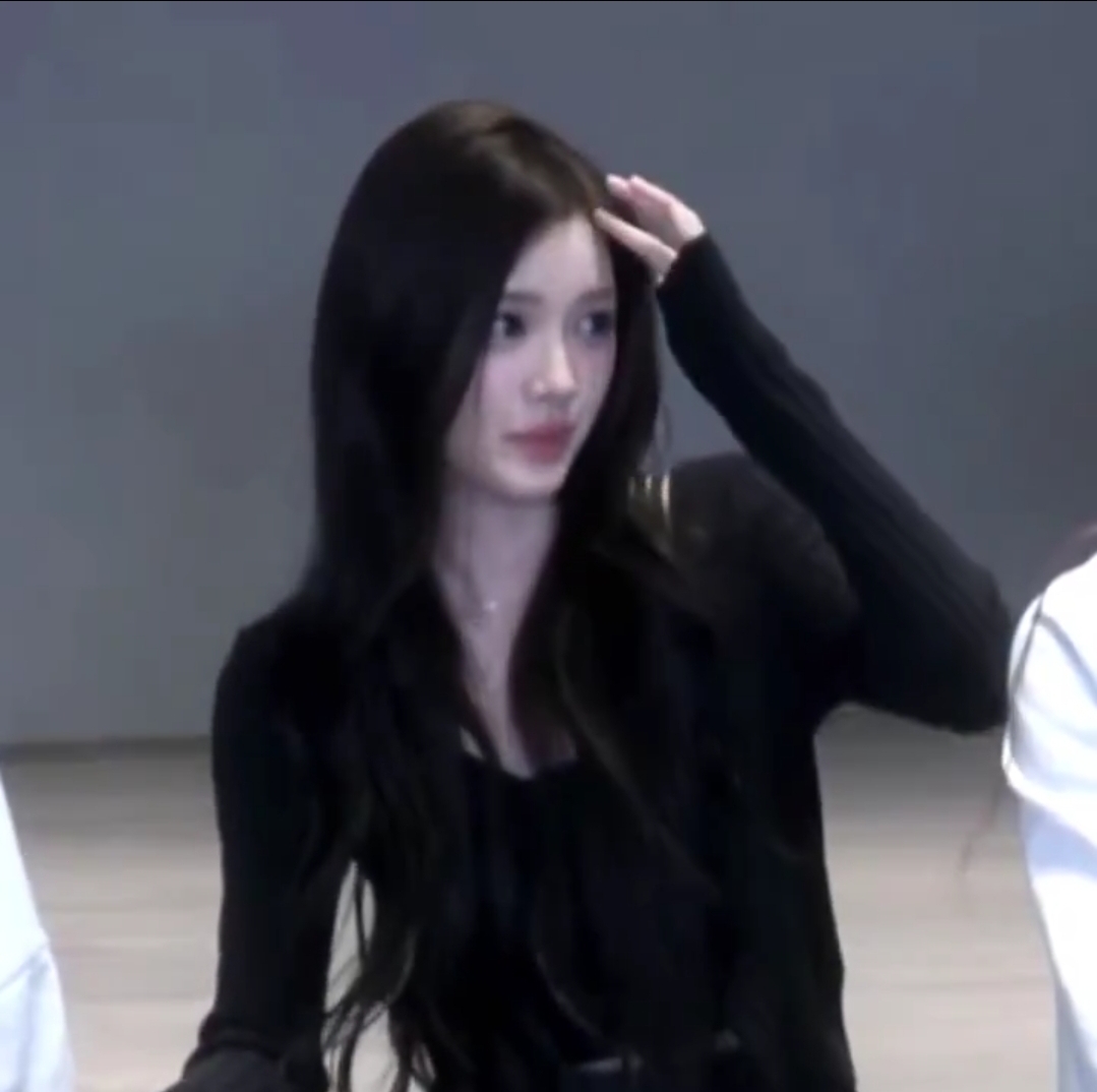 [잡담] 이날 유하 탐라 뜰때마다 개존예라서 감탄함 | 인스티즈