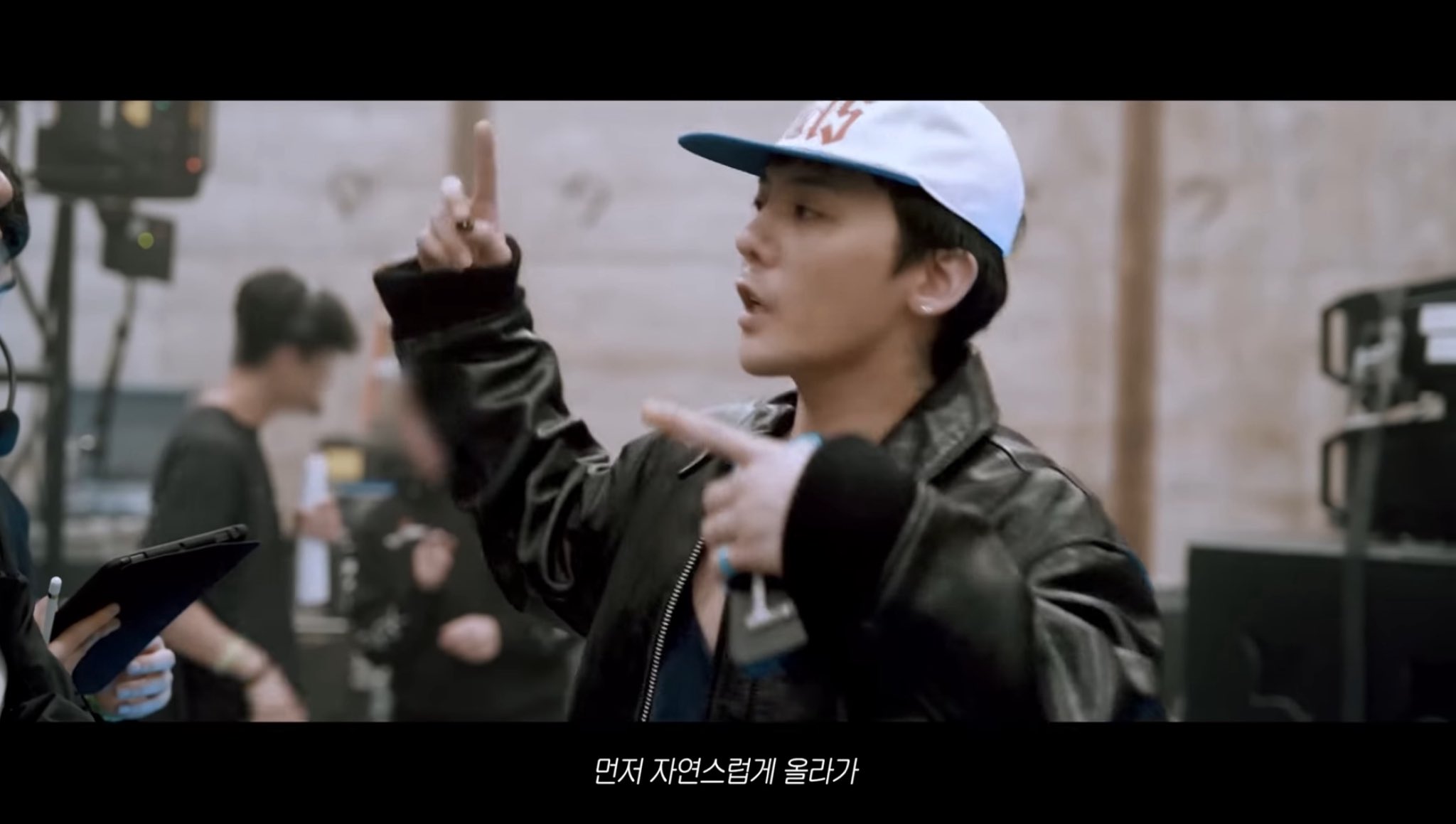 [잡담] 지디 무대 디렉 보는거 감탄만 나옴 | 인스티즈