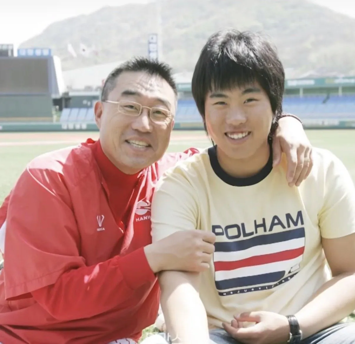 [잡담] 류현진 200승 한 날이 최동원선수 생일이란것에 야빠적으로 어떠한 뭉클함을 느낌 | 인스티즈