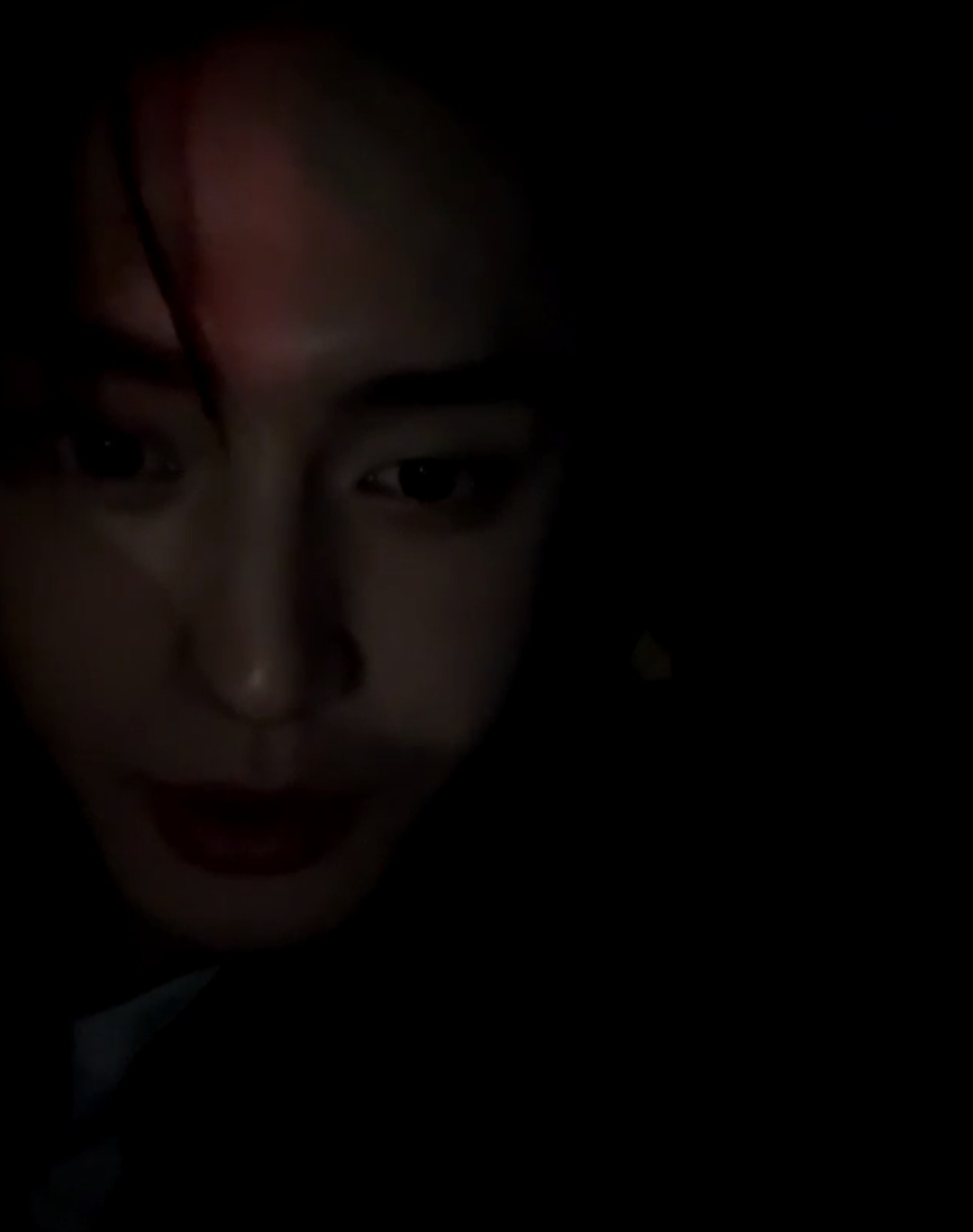 [잡담] 김지웅 라방 겁나 깜깜한데 | 인스티즈