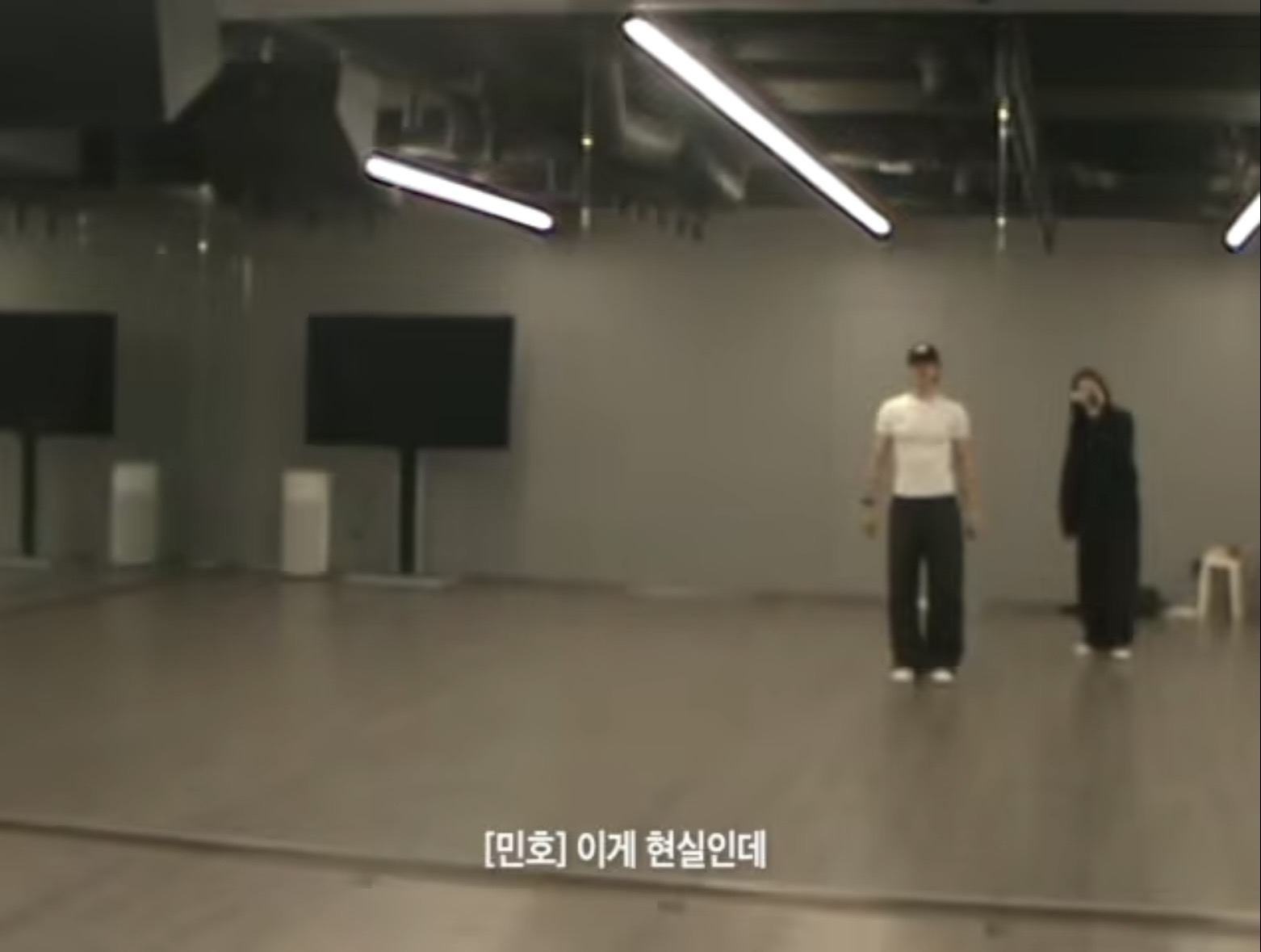 [잡담] 슴연습실에 있는 외계인 거울 | 인스티즈