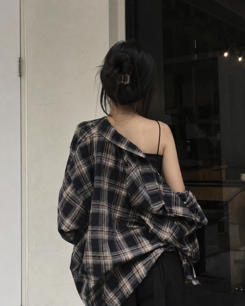 [잡담] 난 이런 옷 입고 이런 행동하는 사람 좀 별로인것같아 | 인스티즈