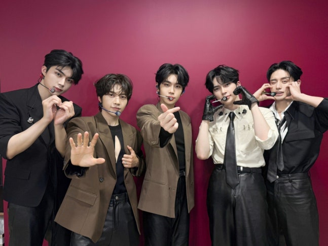 [정보/소식] 제로베이스원, 누적 앨범 판매량 1000만장 돌파..5세대 K팝 그룹 최초 '톱티어 기록행진' | 인스티즈