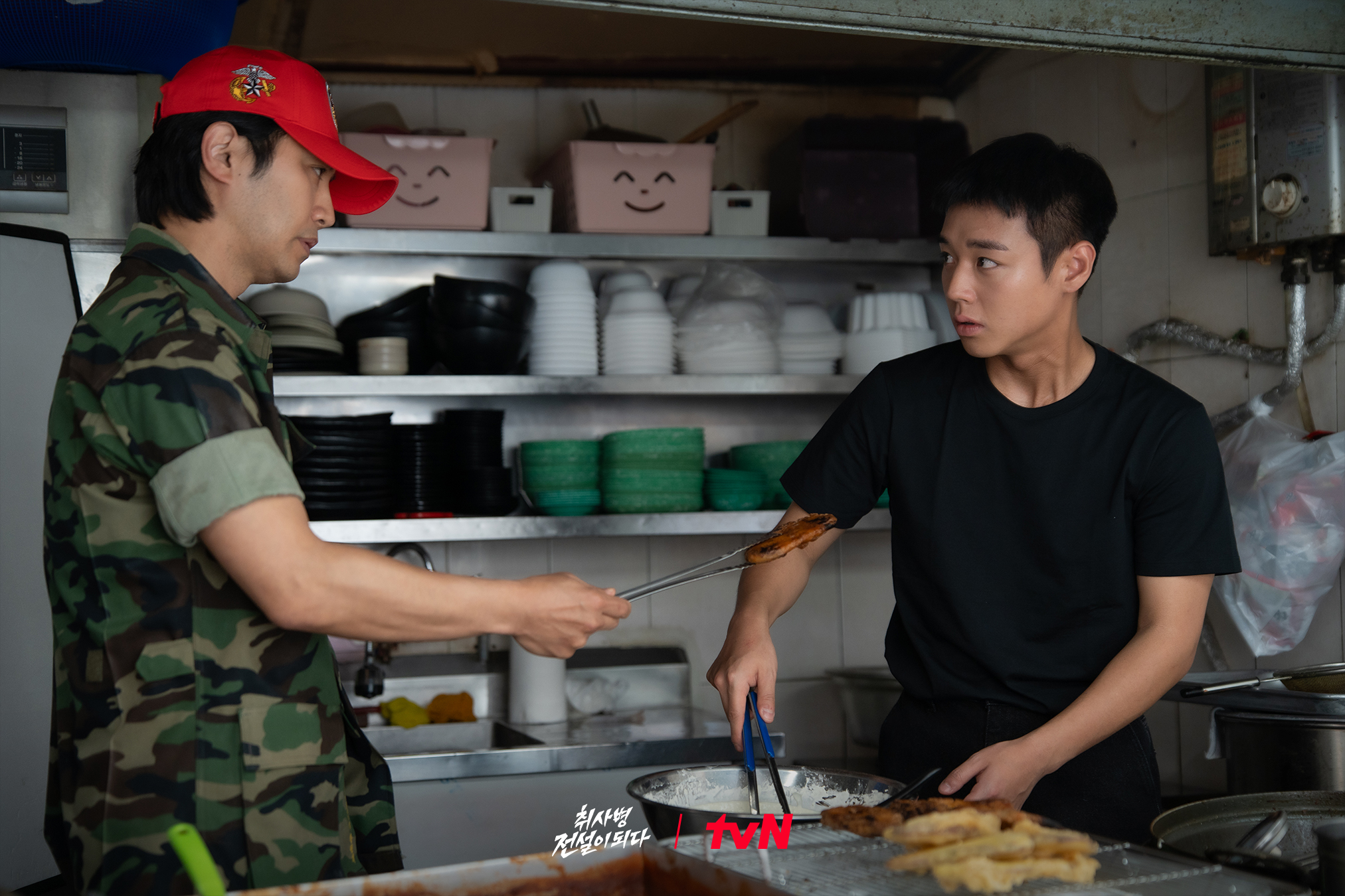 [잡담] 취사병) 충!성! 꿀맛같은 첫 휴가를 명 받았습니다!가족과 함께하는 성재의 행복 충전 타임🍢 | 인스티즈