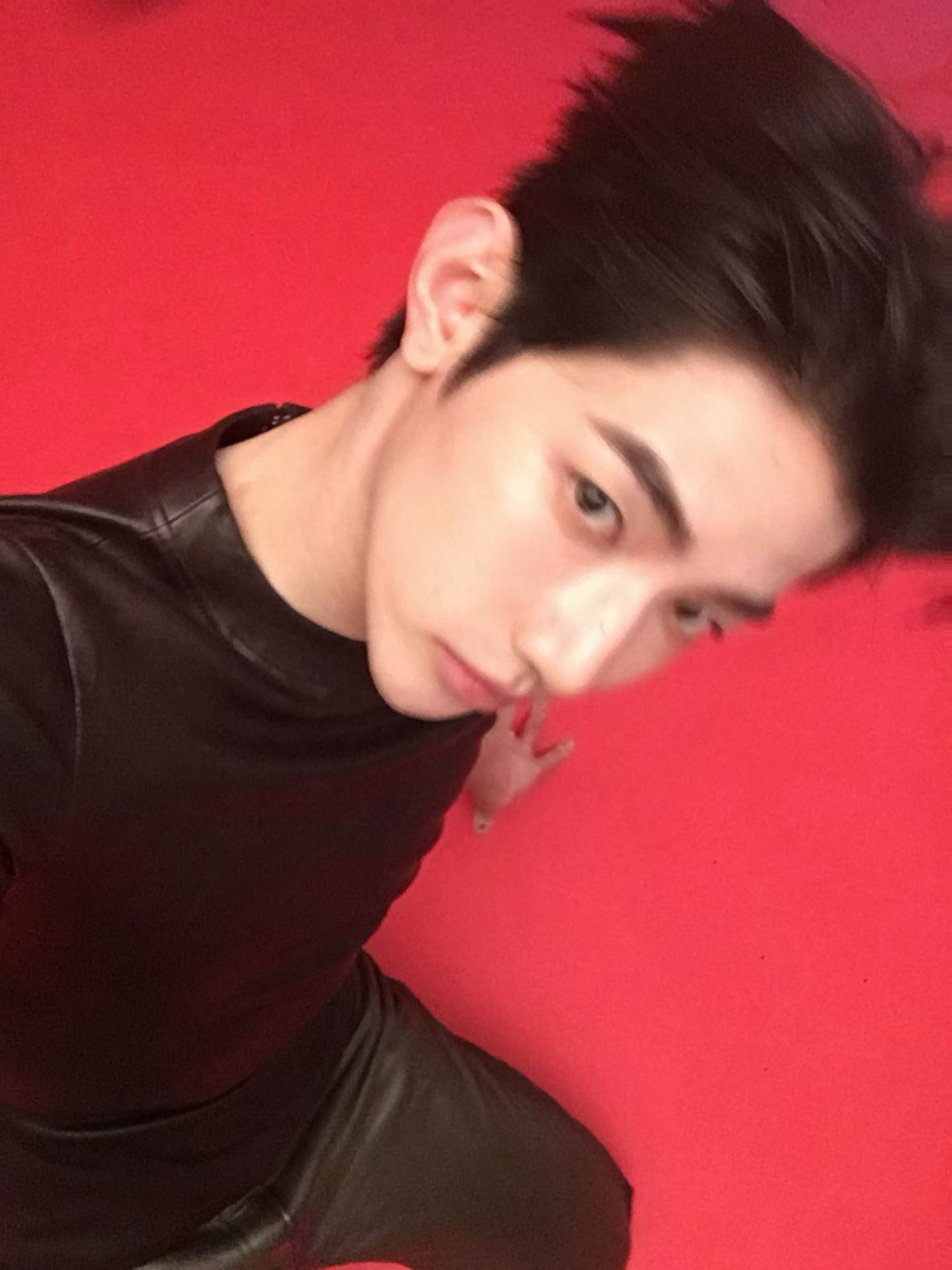 [잡담] 와 장하오 화보 셀카도 바로 줌 | 인스티즈