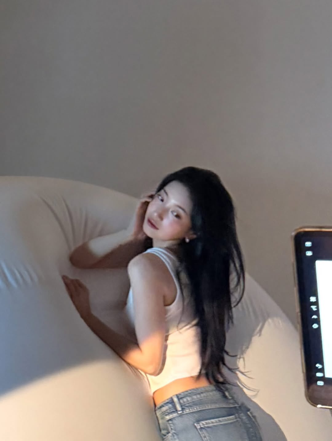 [잡담] 수지) 게스 수지 폰카 | 인스티즈