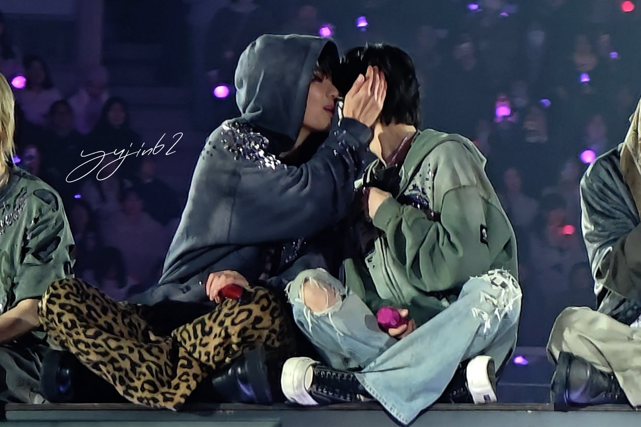 [잡담] 방탄 진 뷔 얼굴합 조아 ㅋㅋㅋ | 인스티즈