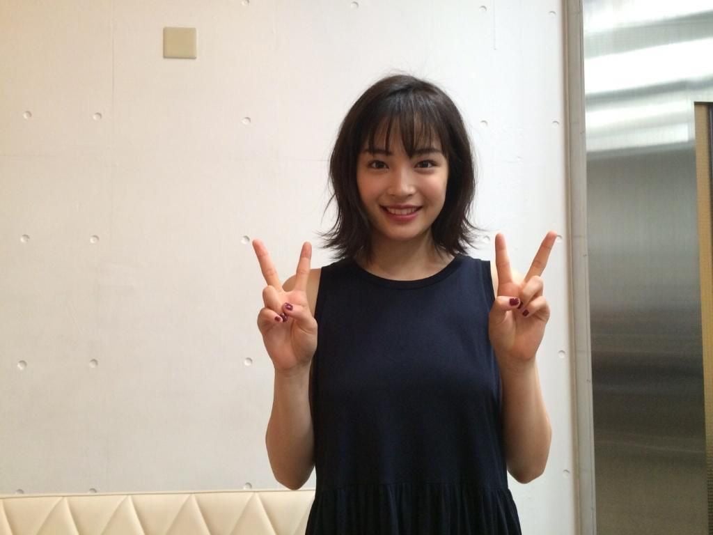 [잡담] 하얘야 청순하다고 하지만 그냥 청순은 얼굴이 다인 거 같애 | 인스티즈