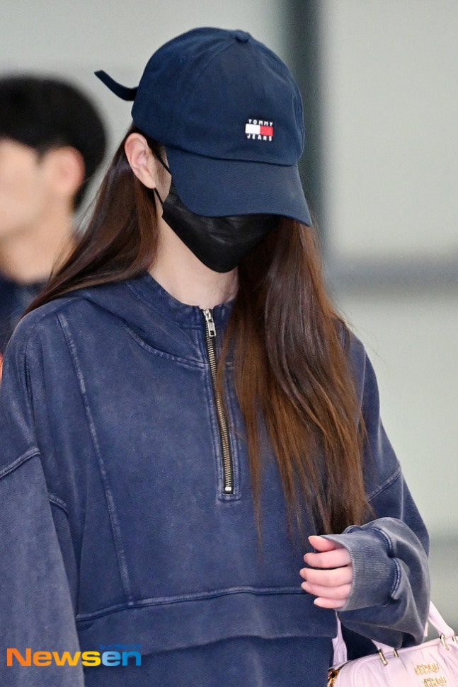 [잡담] 오늘자 공항 입국한 장원영 기사사진 | 인스티즈