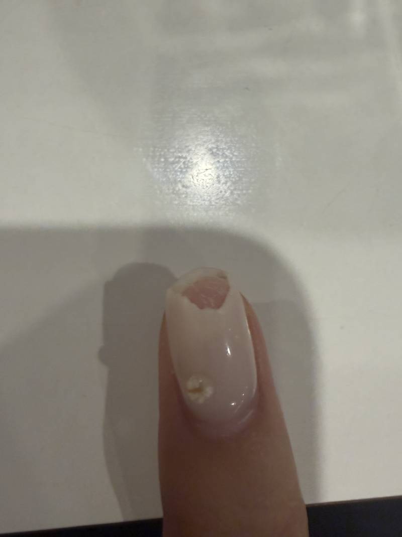 [잡담] 젤네일 부러졌는데 어떻게 해? | 인스티즈