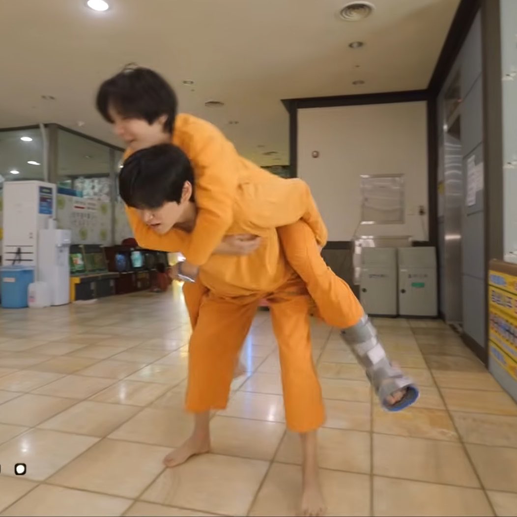 [잡담] 송은석 발목 뷰러질 것 같은뎈ㅋㅋㅋㅋ튜ㅠㅠㅠㅠㅠ | 인스티즈