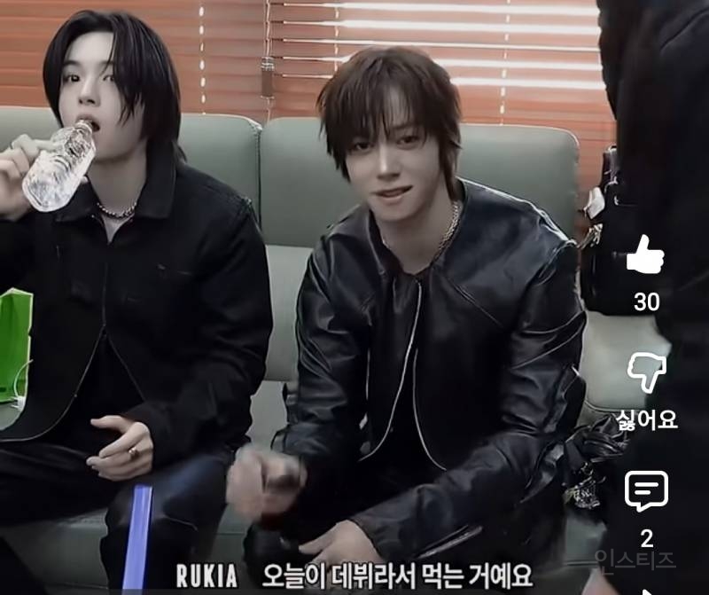 애기라고 놀림받아서 초콜릿 숨겨먹는 남돌.jpg | 인스티즈