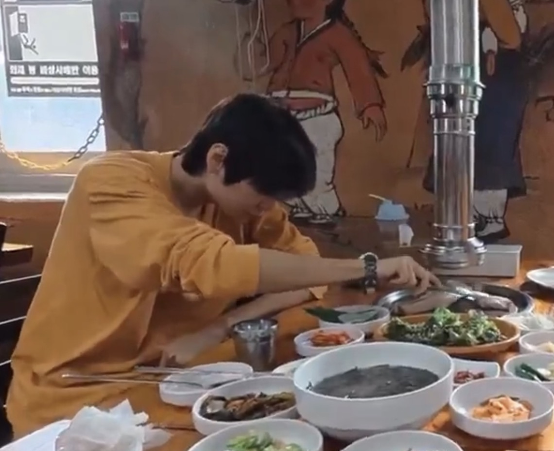 [잡담] 송은석 고기 굽는 폼 개야르다 | 인스티즈