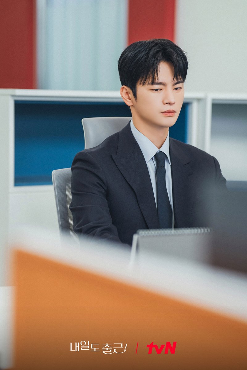 [잡담] 내일도출근) NO 스마일😑 NO 피플🙅🏻 NO 쏘리🙏🏻원칙 중시! 까칠한 직장 상사 '삼노맨' 강시우👀⚡지윤에게만은 직진 플러팅 모드 ON💓 | 인스티즈