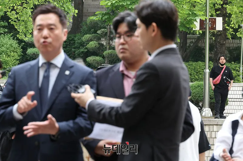 [잡담] 김세의를 지켜보는 장사의 신 | 인스티즈