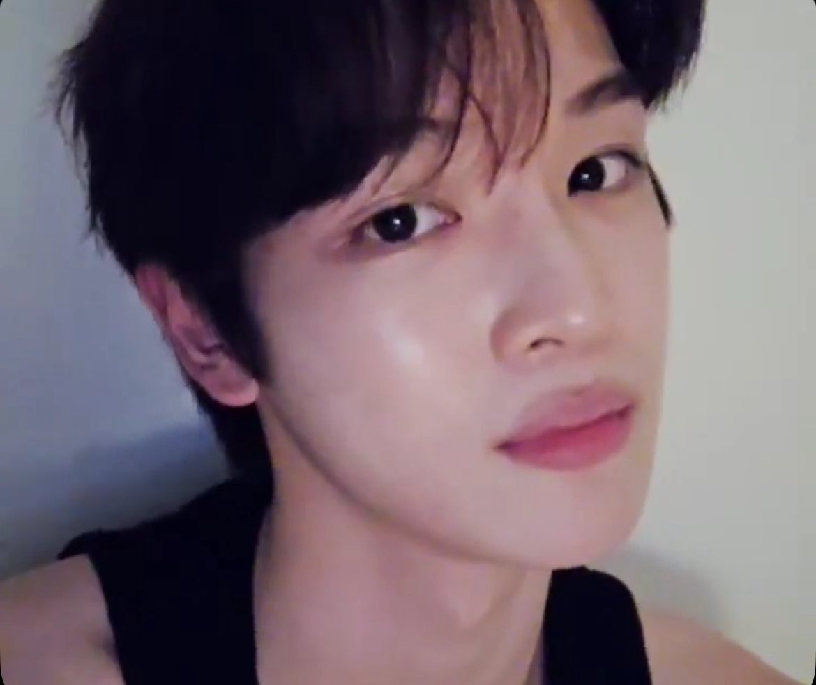 [잡담] 성찬이 입술 좋아하는 사람 | 인스티즈