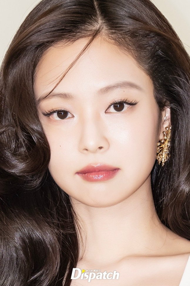 [잡담] 제니 얼빡 사진에 압도됨 | 인스티즈