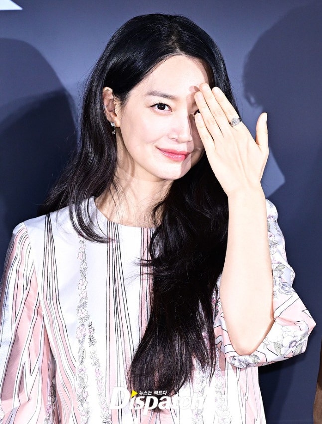 [잡담] 260526 눈동자 제작발표회 참석한 신민아 기사사진 | 인스티즈
