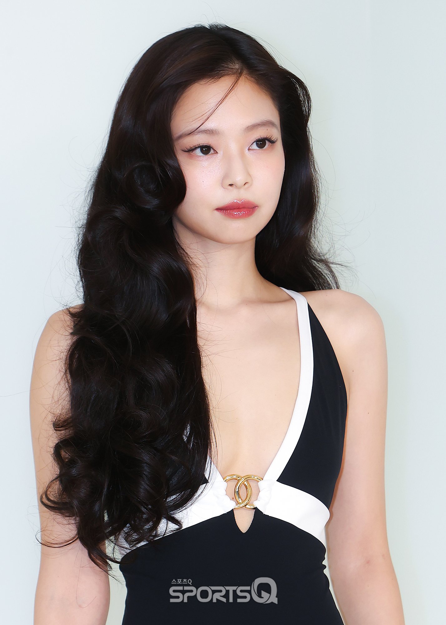 [잡담] 제니 샤넬 포토월 이사진 ㅁㅊ거 아니냐고 | 인스티즈
