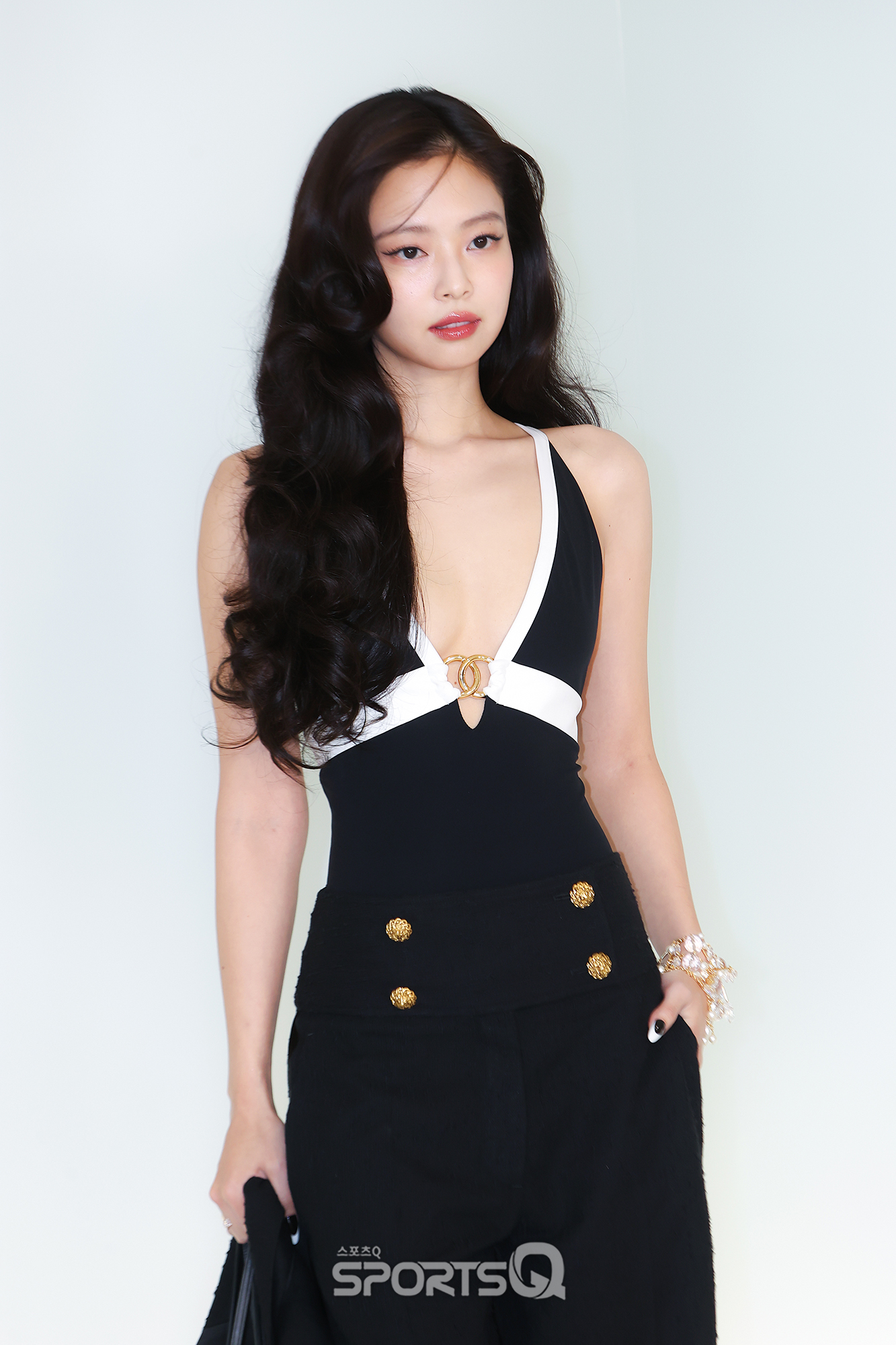 [잡담] 제니 샤넬 포토월 이사진 ㅁㅊ거 아니냐고 | 인스티즈