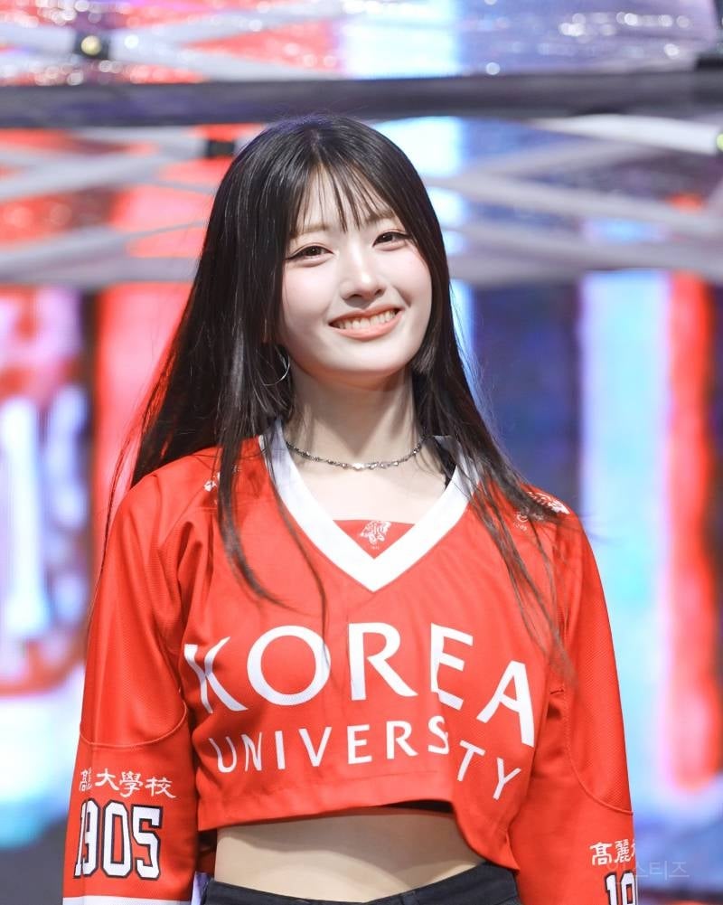 전광판으로 연대 압살한 고대 축제에서 요정으로 뜬 신인 여돌.jpg | 인스티즈