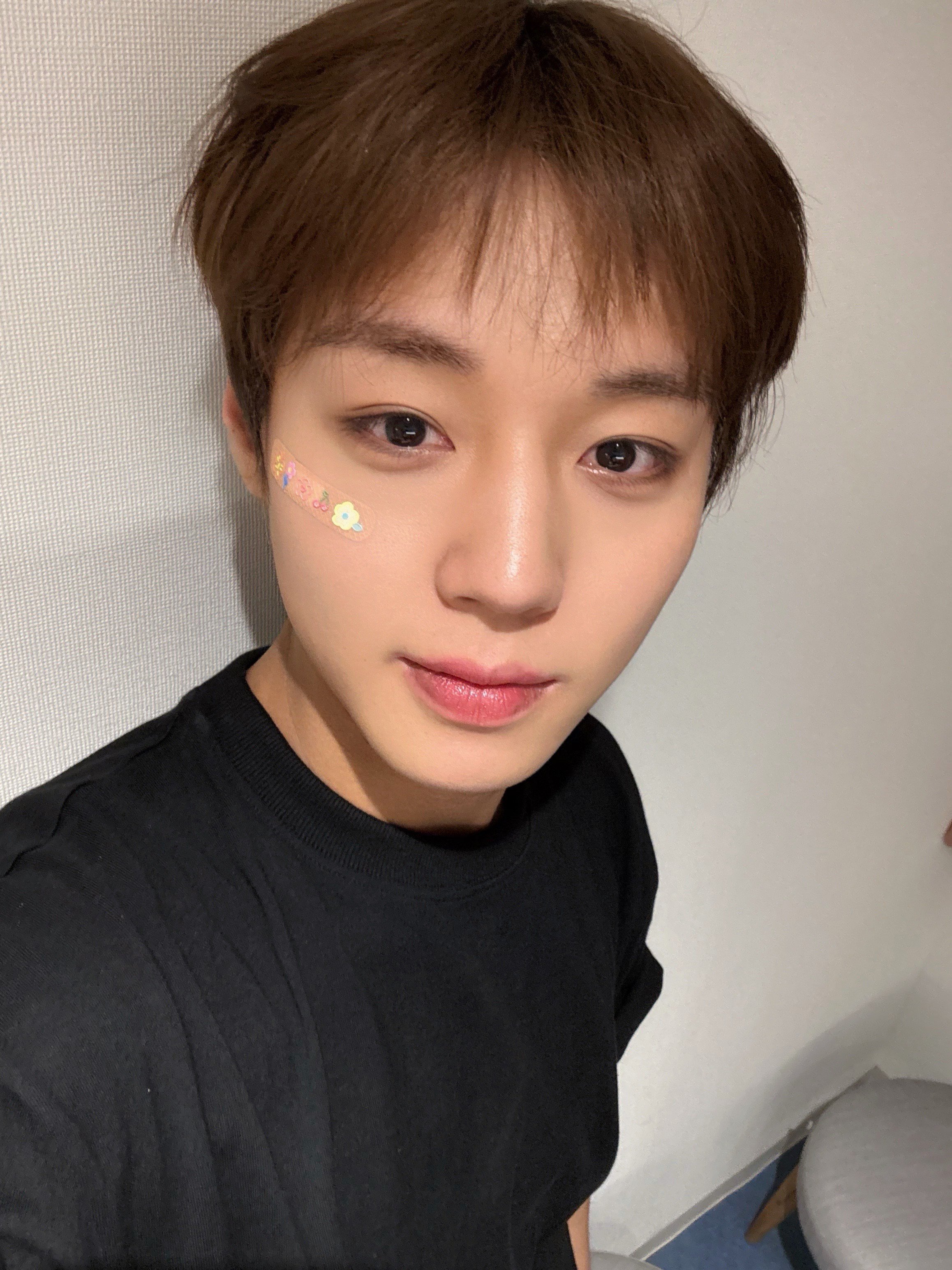 [잡담] 박지훈 얼굴 ㅜㅜ | 인스티즈
