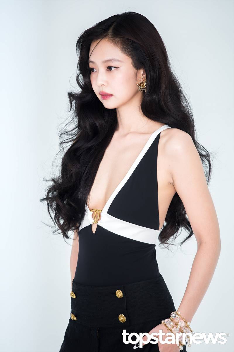 현재 샤넬쇼에서 𝙅𝙊𝙉𝙉𝘼 반응터진 제니..JPG | 인스티즈