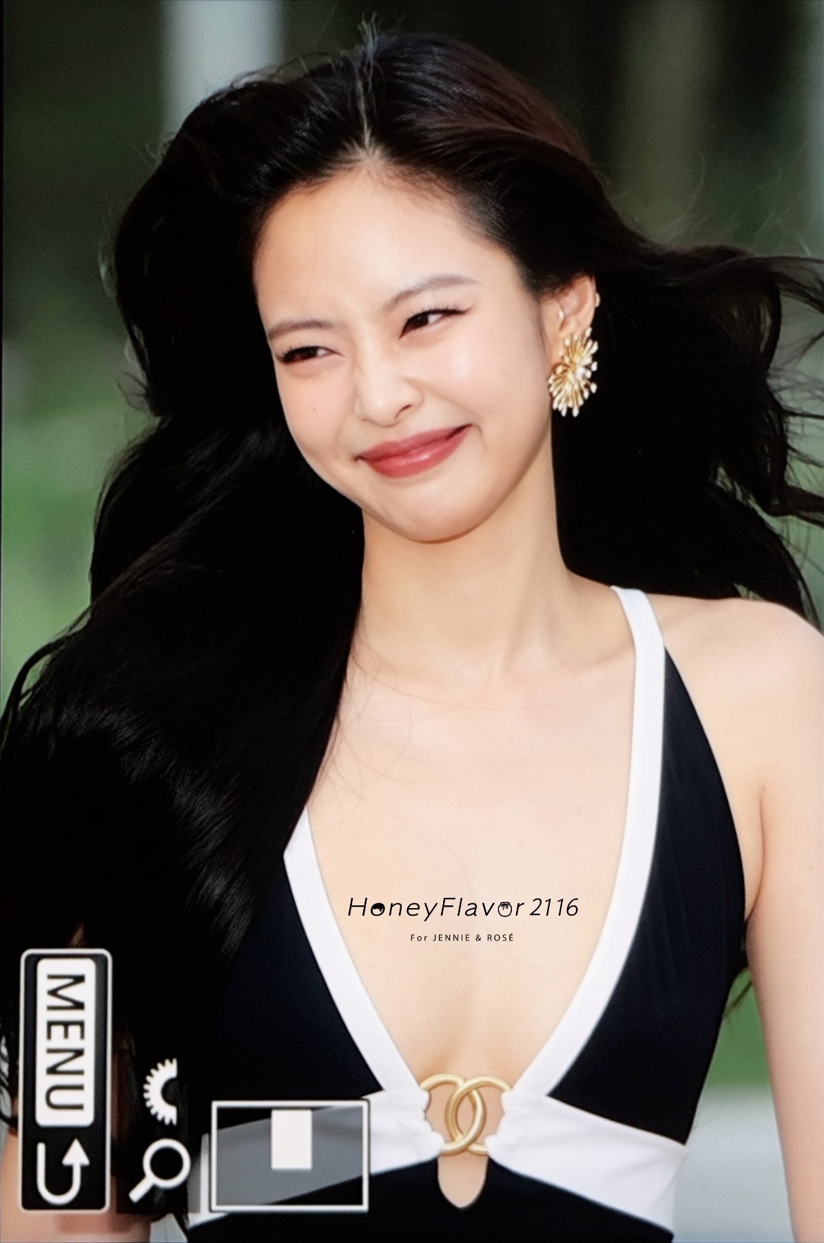[잡담] 오늘 샤넬쇼 퇴근길에 팬들보고 웃는 제니 개귀엽다 | 인스티즈