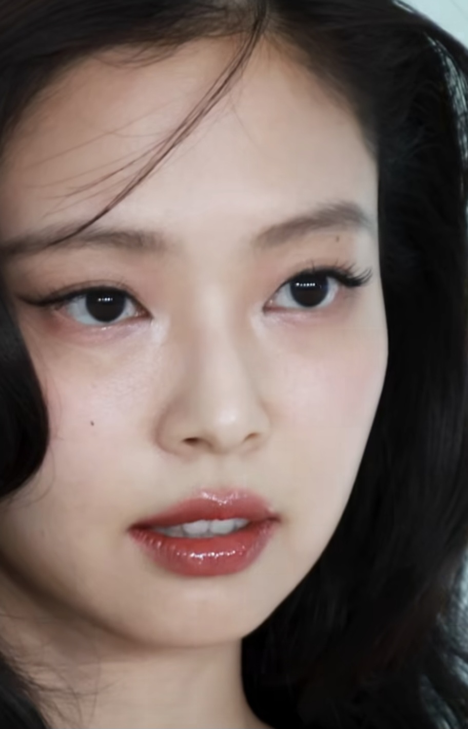 [잡담] 제니 여우 속눈썹 붙이는거같은데 | 인스티즈