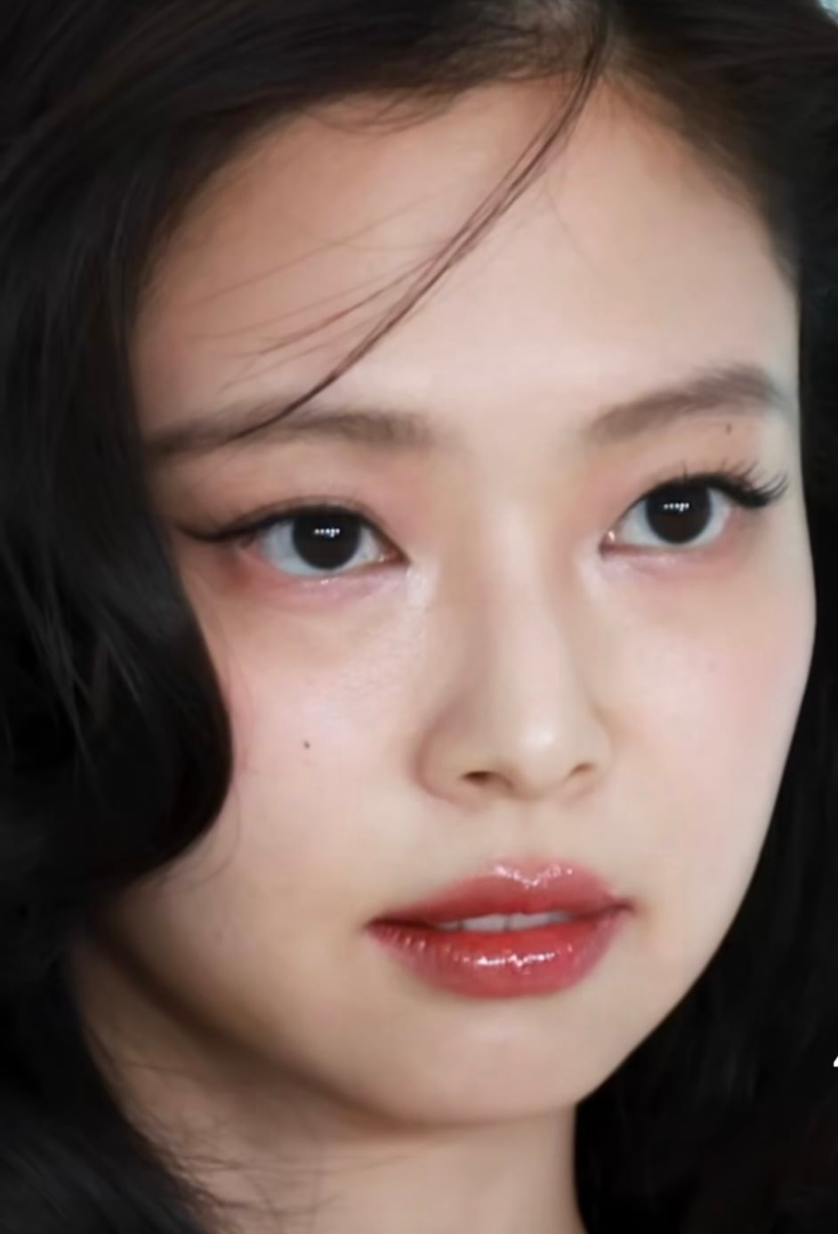 [잡담] 제니 여우 속눈썹 붙이는거같은데 | 인스티즈