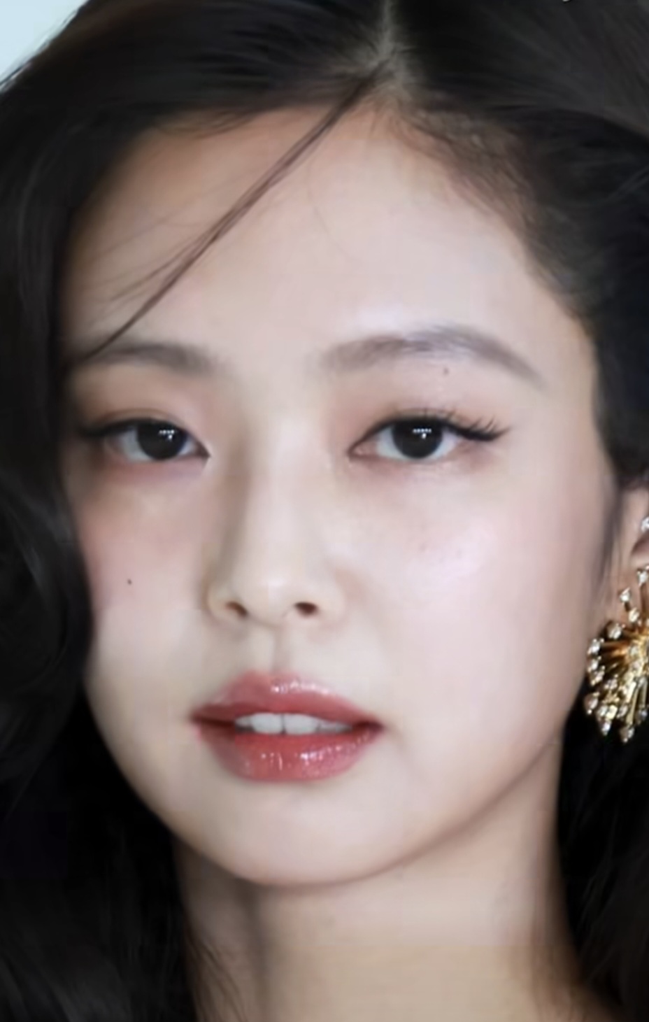[잡담] 제니 여우 속눈썹 붙이는거같은데 | 인스티즈
