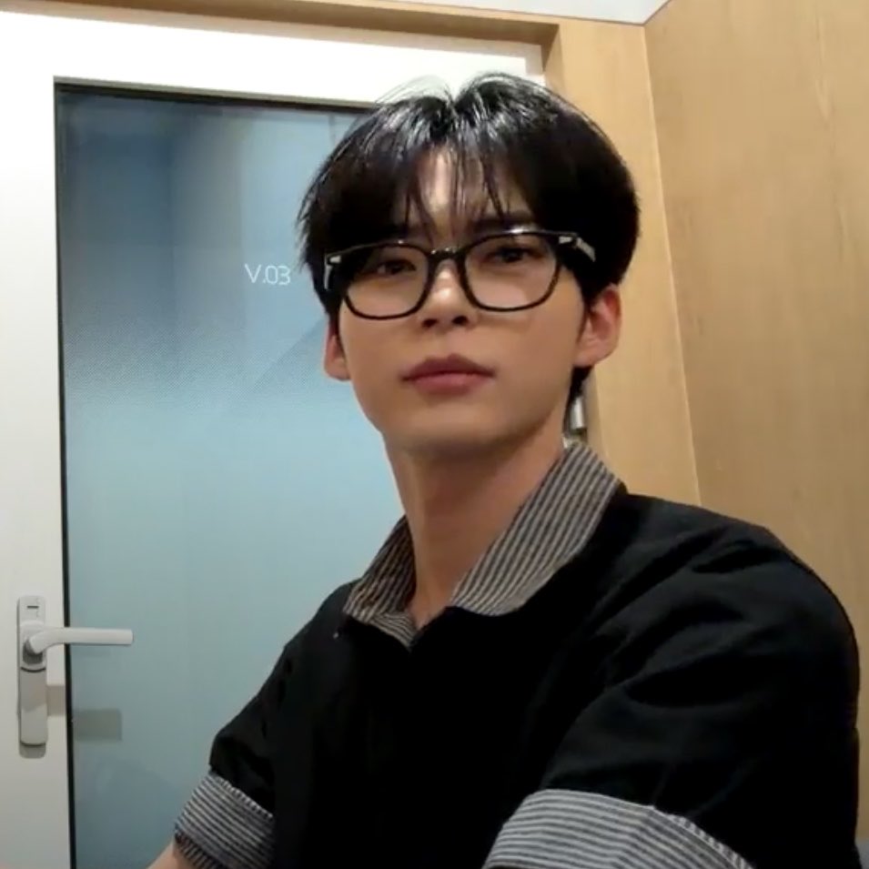 [잡담] 안경과 성한빈 ㅋㅋㅋ | 인스티즈