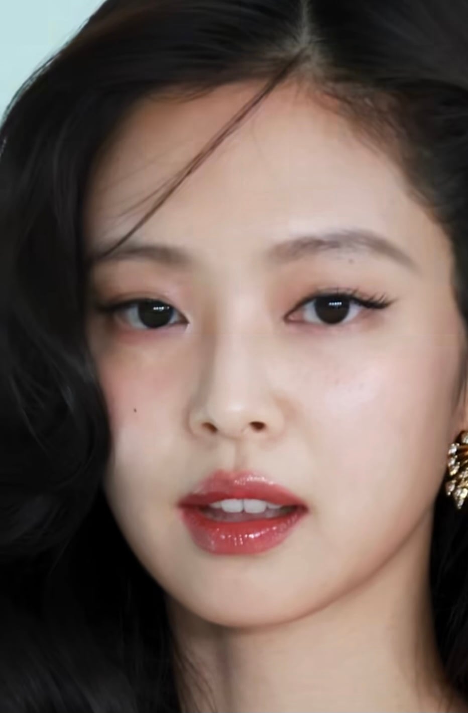 [잡담] 제니 여우 속눈썹 붙이는거같은데 | 인스티즈