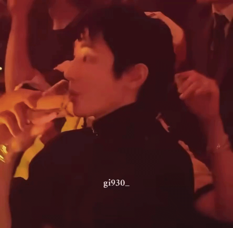 [잡담] 지디 이수혁 머리카락 만지고있다 ㅋㅋㅋ | 인스티즈