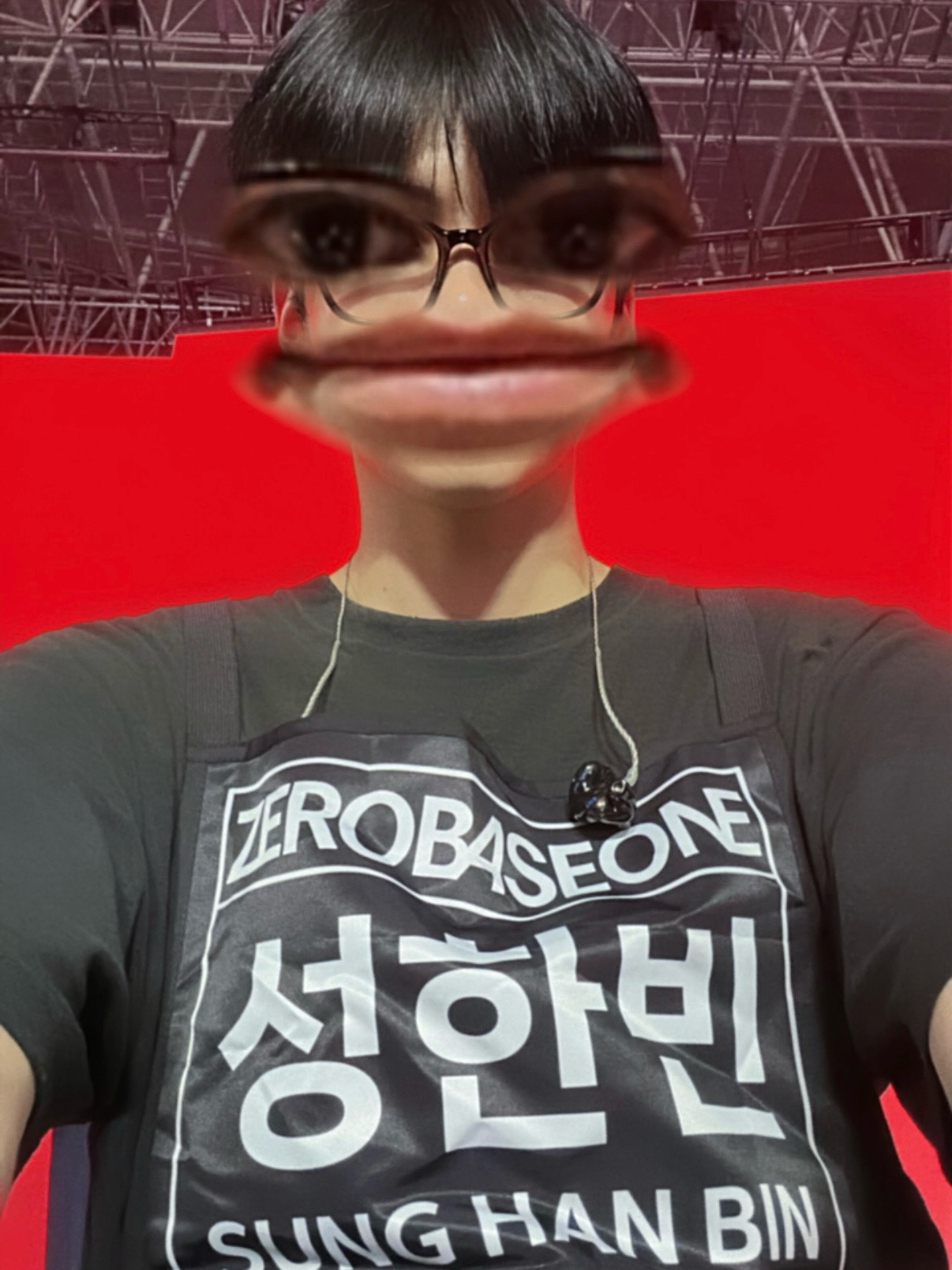 [잡담] 컴백프리미어때 사진 왕창 찍어온 성한빈 | 인스티즈