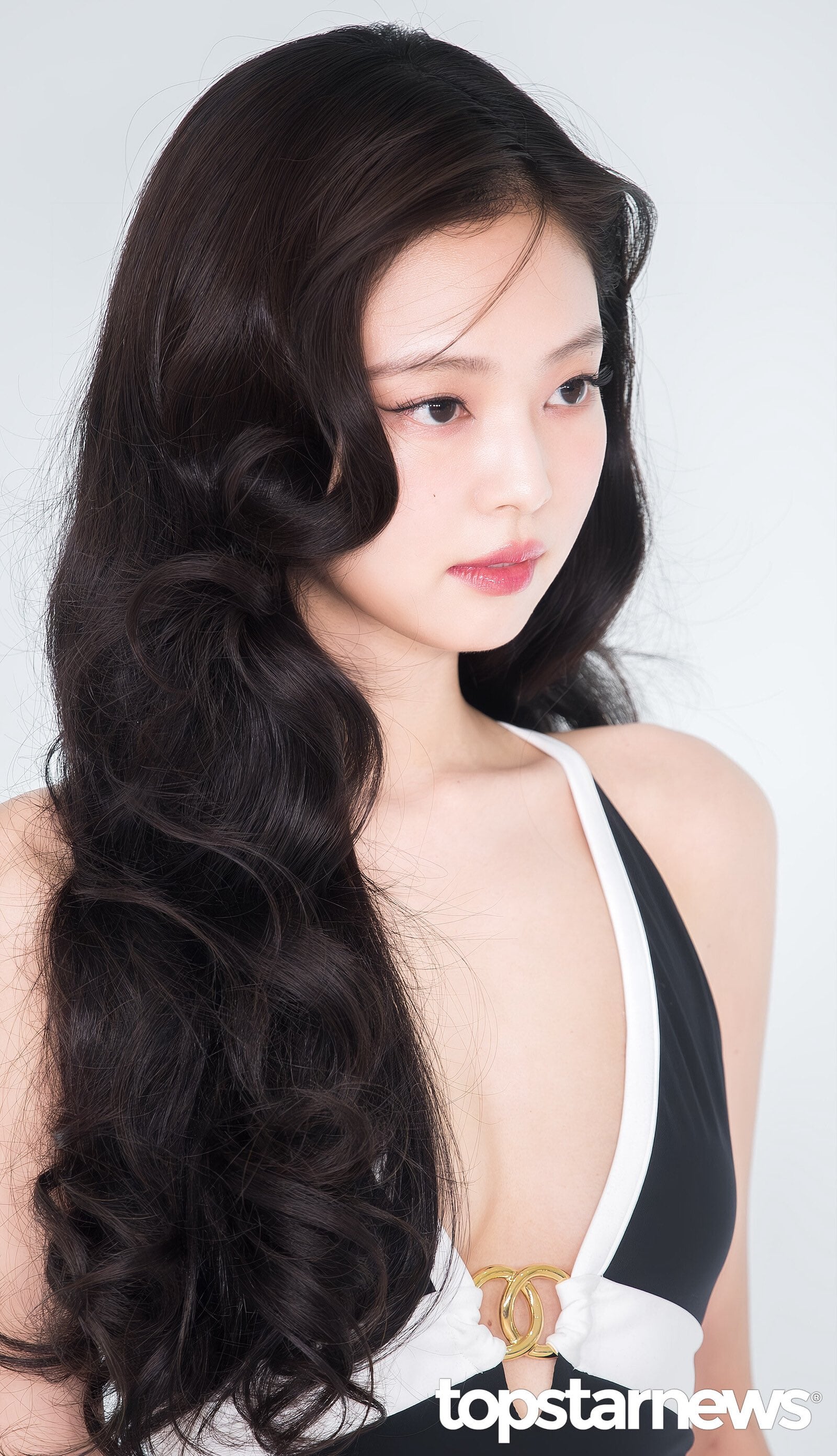 [잡담] 제니 샤넬쇼 사진들 저장했는데 개이뻐 | 인스티즈