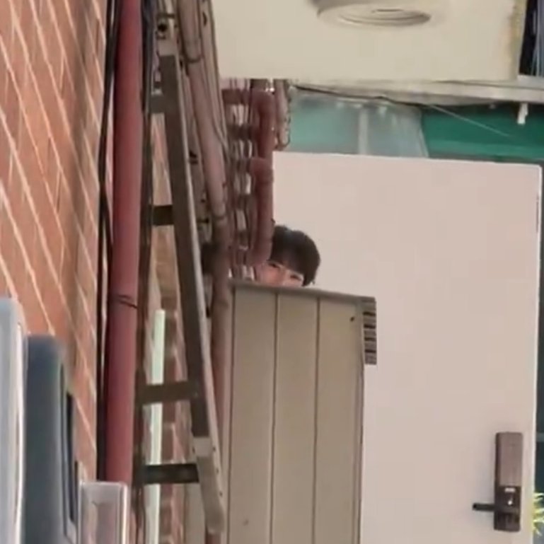 [잡담] 서촌에서 도영이 본게 1년전이라니 | 인스티즈