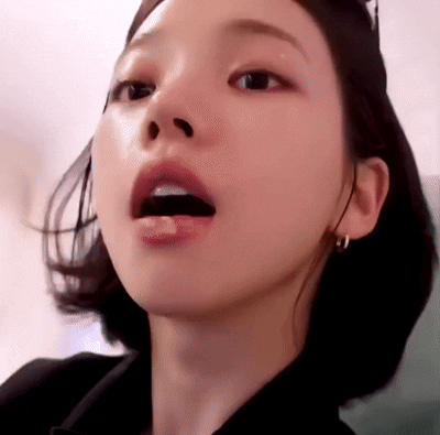 립밤 바르는 에스파 카리나 | 인스티즈
