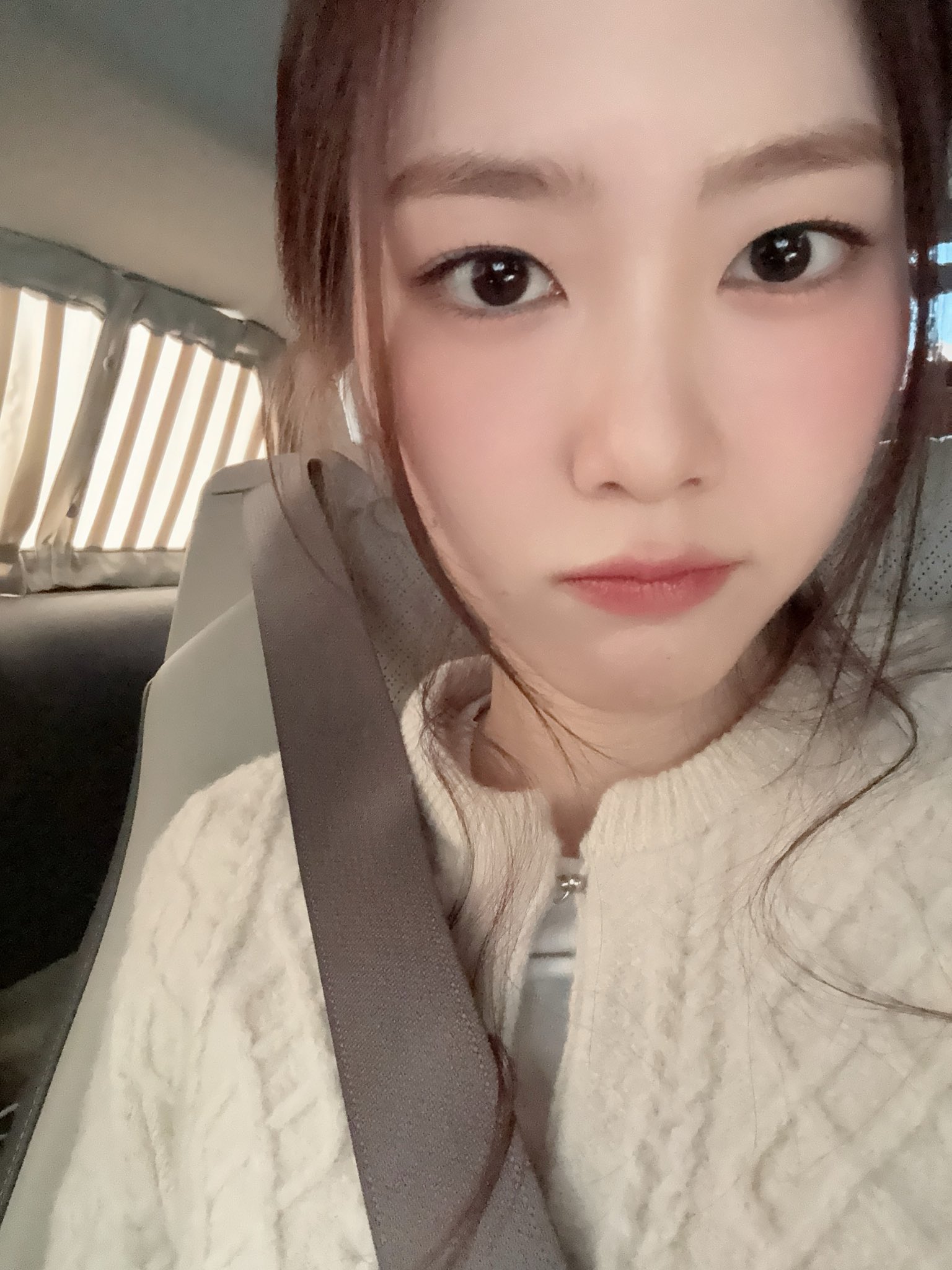 [잡담] 지호 너무 이쁘다 | 인스티즈