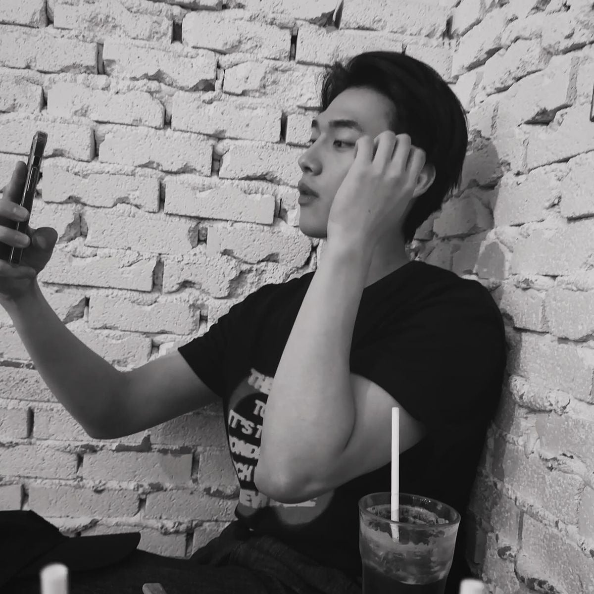 [잡담] 홍민기 ㅈㅉ 요즘 공급 부족한 테토상타입 젊은남배다... | 인스티즈