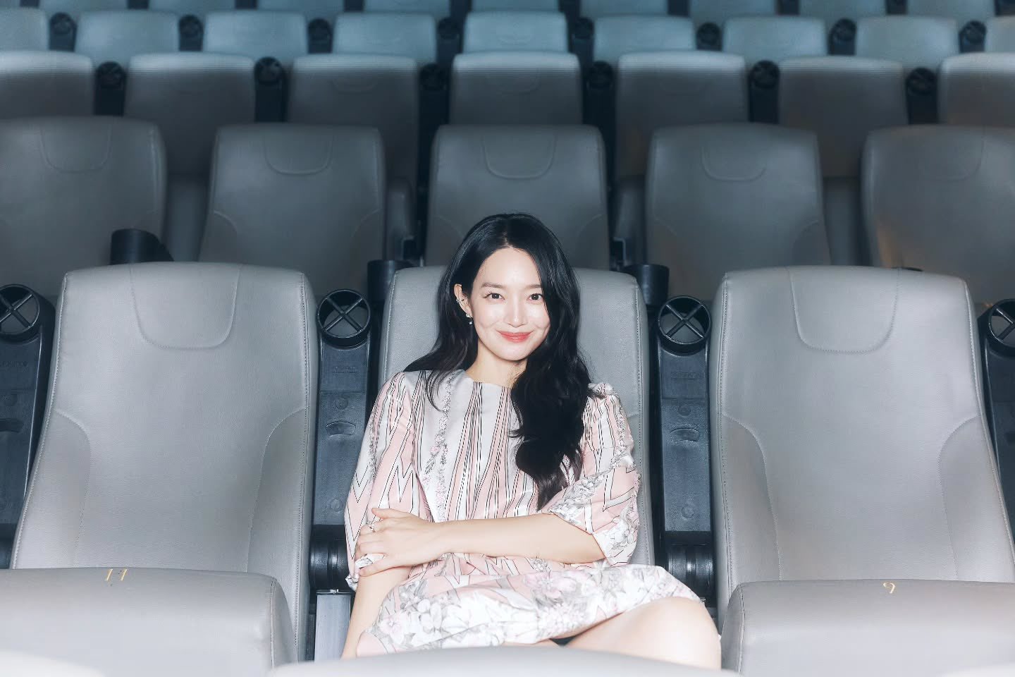 [잡담] 신민아) 260527 신민아 소속사 인스타 업뎃 | 인스티즈