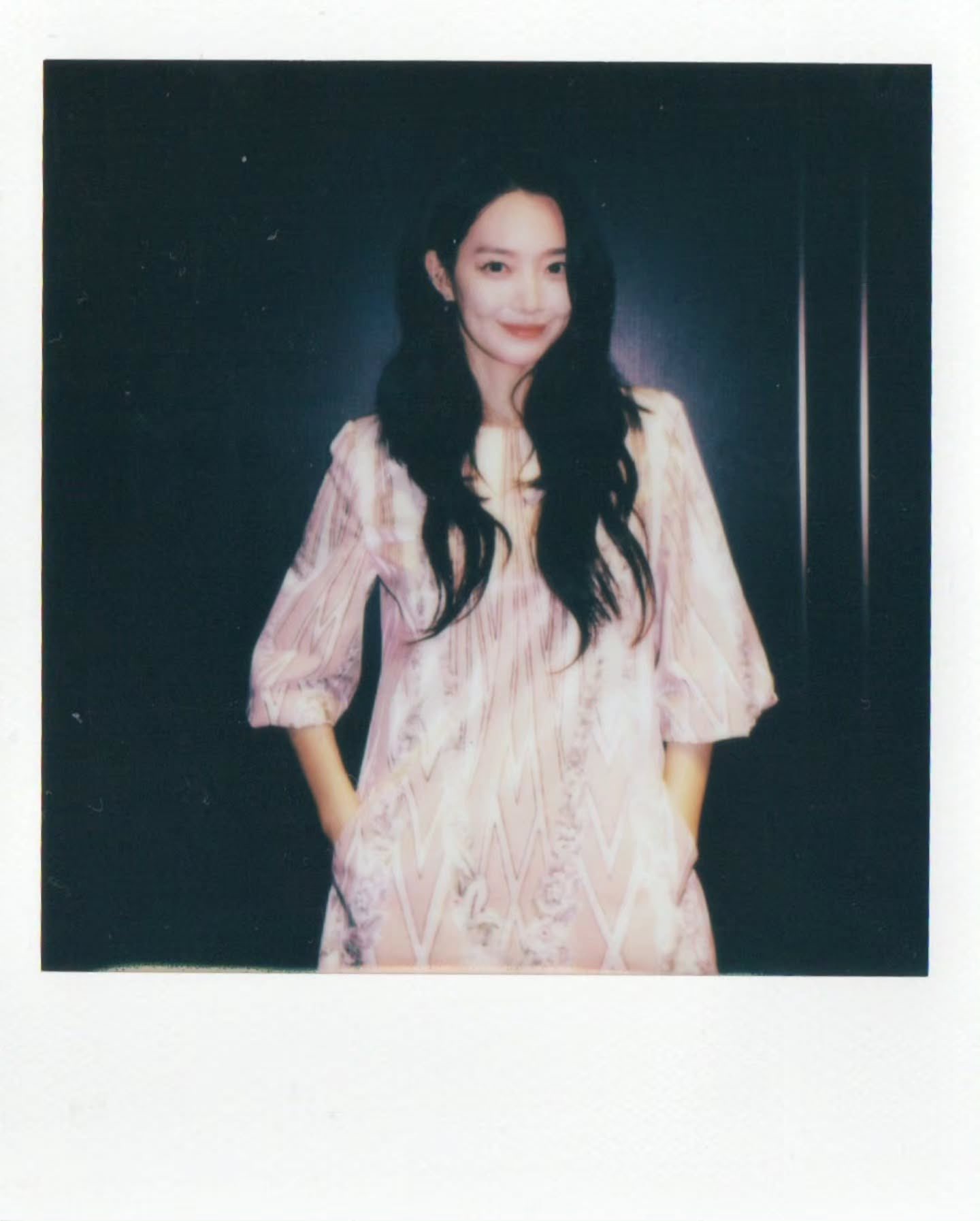 [잡담] 신민아) 260527 신민아 소속사 인스타 업뎃 | 인스티즈