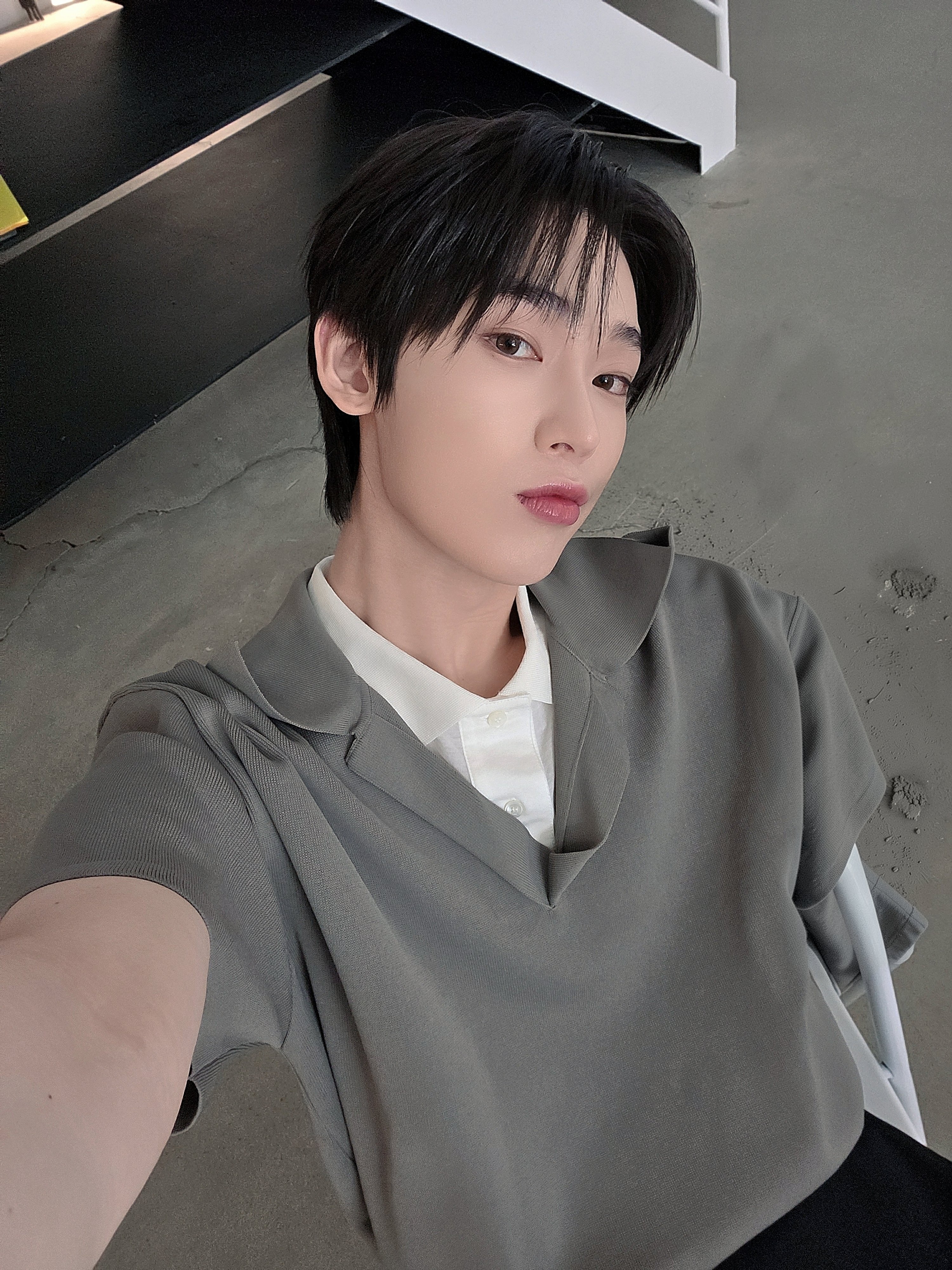 [잡담] 선거이슈로 그냥 브이한 팔을 없애버림 ㅈㅇ 엔하이픈 선우 | 인스티즈