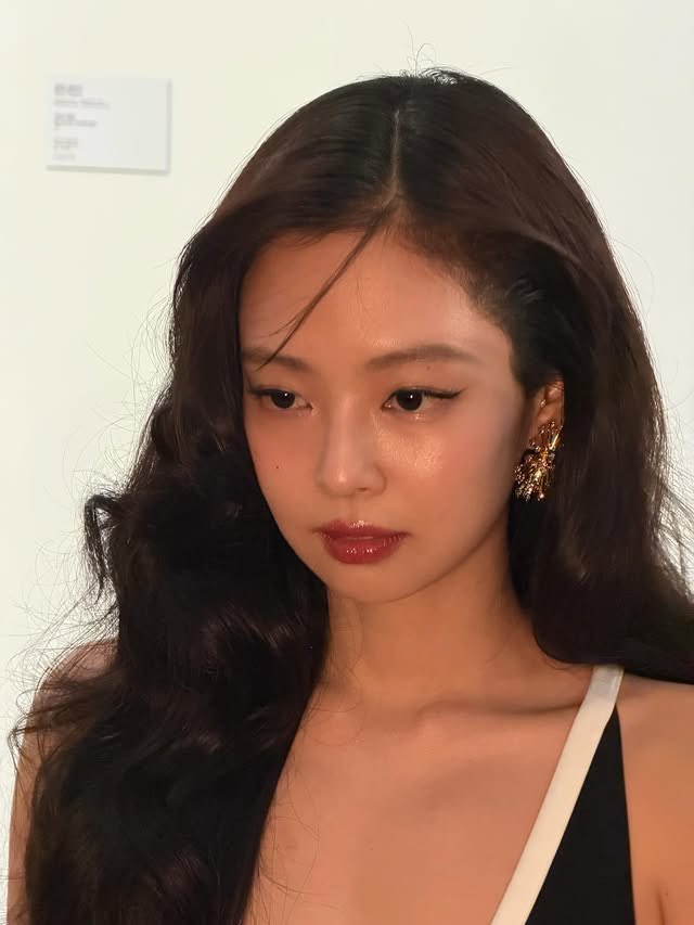 [잡담] 제니 인스타 피드 올렸네 드디어 | 인스티즈